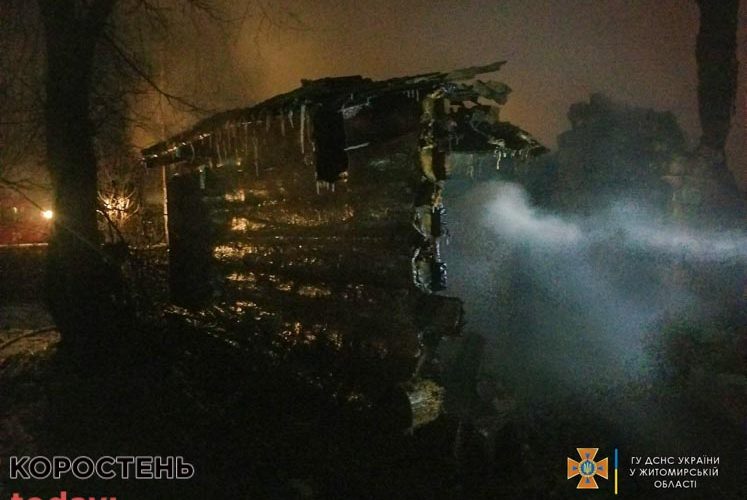 У селі Малинської громади згорів будинок, загинула жінка ?ФОТО