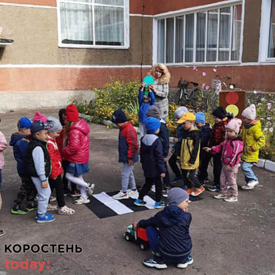 Коростенські поліцейські розповідали юним пішоходам про дорожню безпеку ?ФОТО