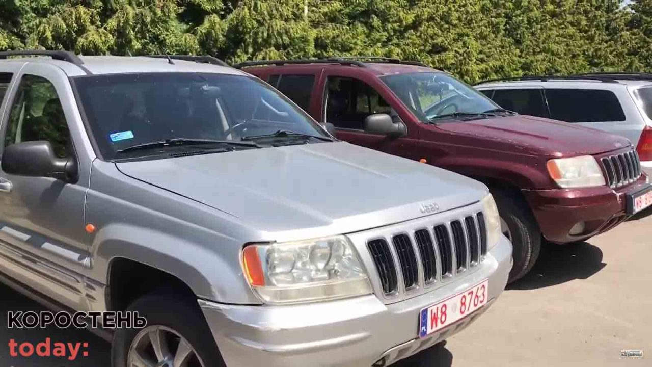 Небайдужі коростенці спільно з громадською організацією передали теробороні міста два автомобілі