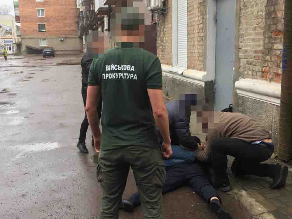 Підполковника ДСНС з Коростеня затримали на хабарі в 500 доларів ?ФОТО