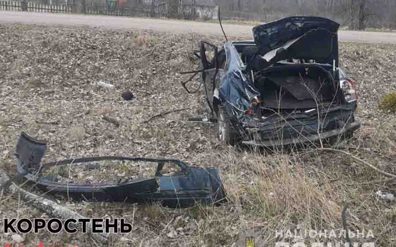 На дорозі в Коростенському районі перекинувся «Volkswagen» – травми отримали водій та його 17-річна пасажирка ?ФОТО