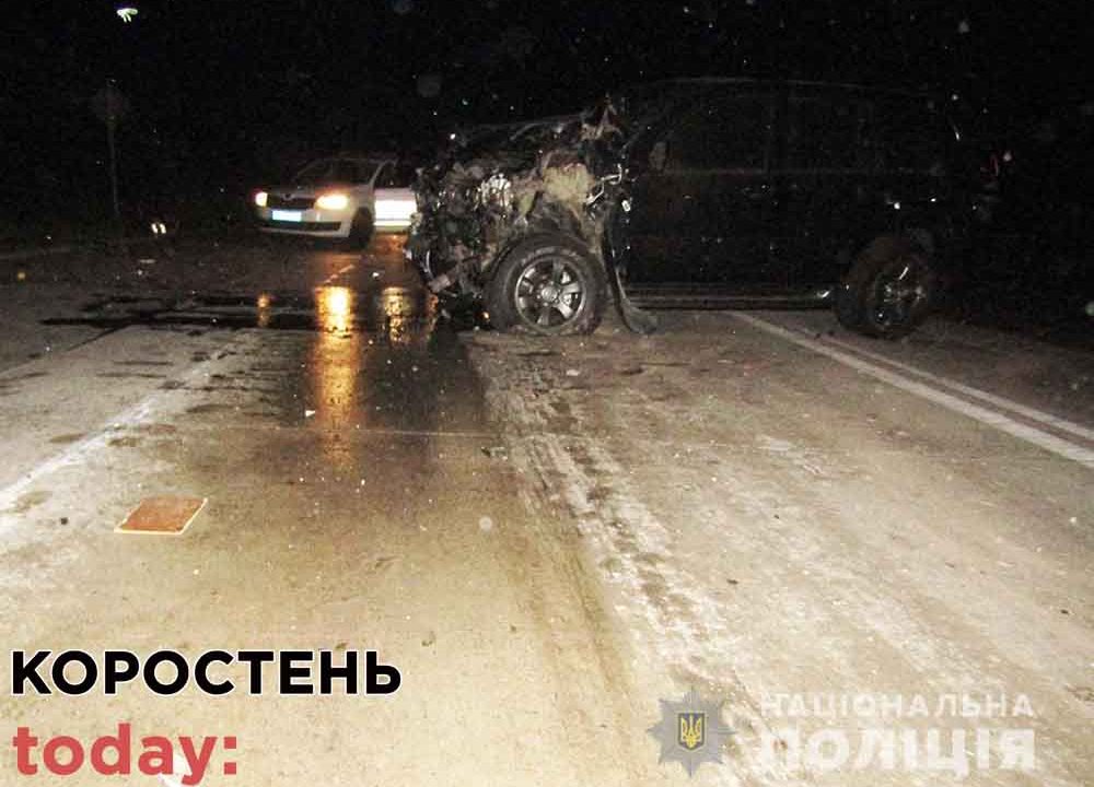 ​На в’їзді в Коростень джип протаранив поштовий автомобіль: у поліції повідомили подробиці ДТП ?ФОТО