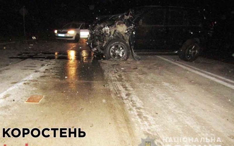 ​На в’їзді в Коростень джип протаранив поштовий автомобіль: у поліції повідомили подробиці ДТП ?ФОТО