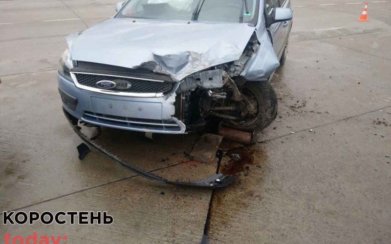 Неподалік Коростеня Ford зіштовхнувся з Honda ▶️ВІДЕО
