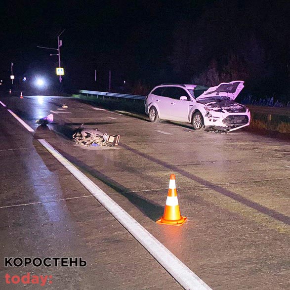 На трасі Київ – Ковель зіштовхнулись легковик та мопед, 20-річний водій двоколісника з Коростенської громади помер у лікарні