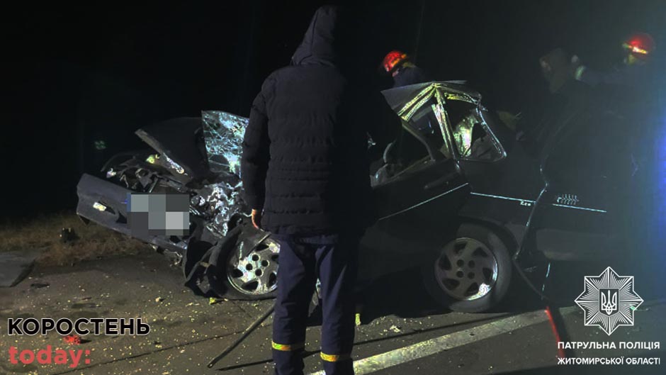 На дорозі Олевської громади зіткнулись ВАЗ та трактор: водій загинув, пасажирка в лікарні ?ФОТО