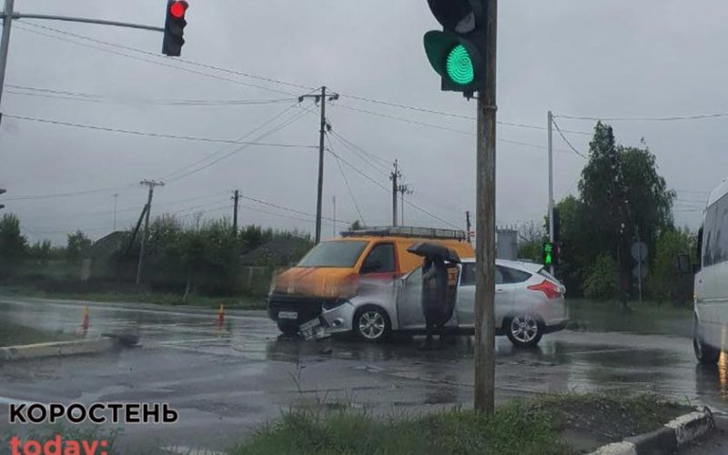 Біля Коростеня зіштовхнулись автомобіль газової служби та Ford ?ФОТО