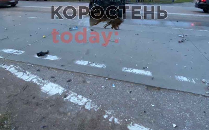В Коростені біля Фактора – важке ДТП за участі поштової автівки: водій і пасажир у тяжкому стані ▶️ВІДЕО ?ФОТО