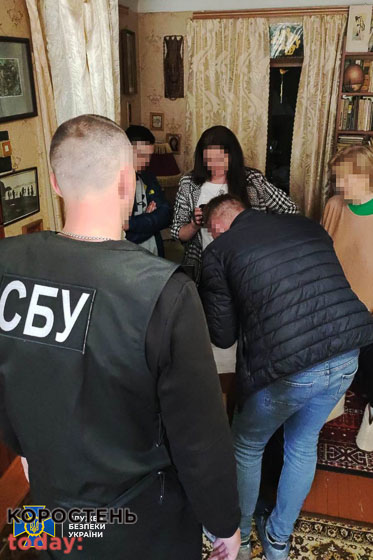На Коростенщині правоохоронці затримали підприємицю, яка називала людей “нацистами“ й чекала російську армію