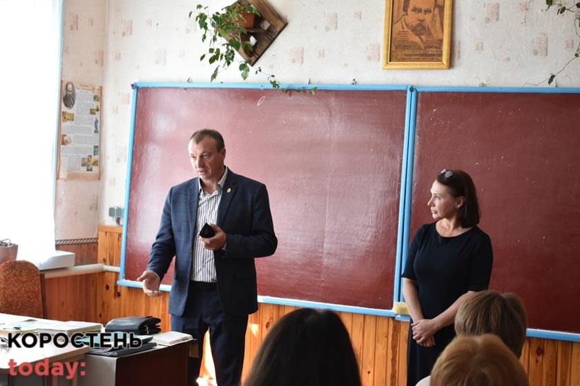 Заступник Москаленка агітував вчителів Коростенської ОТГ до вакцинації ?ФОТО