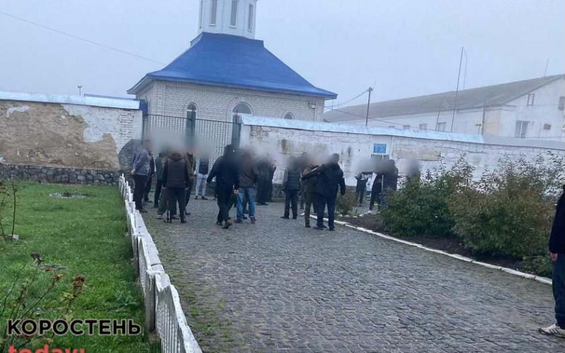 Шахраями, що “надавали допомогу від держави”, виявились засудженені з колонії в Житомирській області (ВІДЕО)