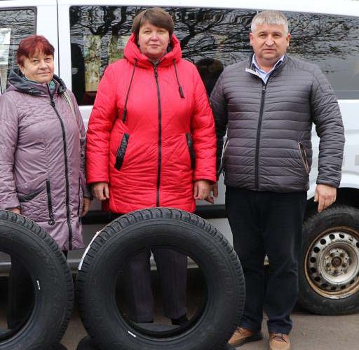 Освітяни Олевської громади придбали для військових ЗСУ автомобіль