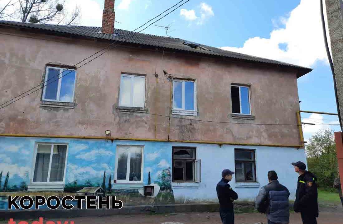 В одному з будинків по вулиці Зв’язківців у Коростені впало перекриття у квартирі ?ФОТО