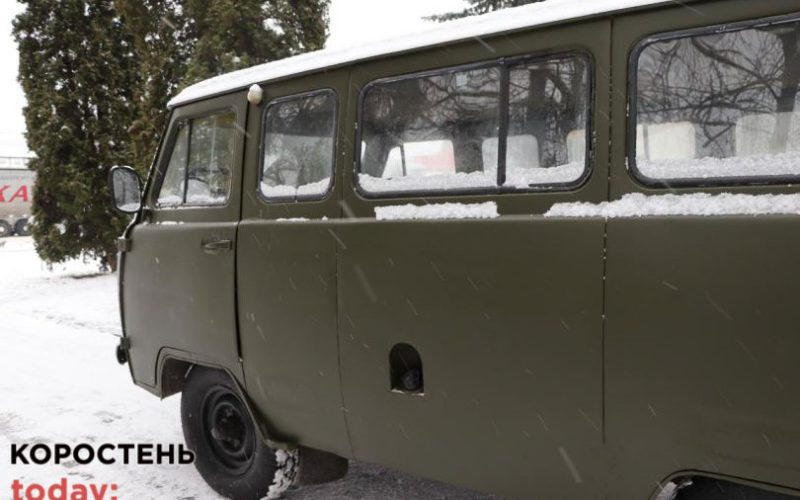 Олевська міськрада придбала автомобіль для ЗСУ за кошти, що приносили діти та збирали працівники мерії