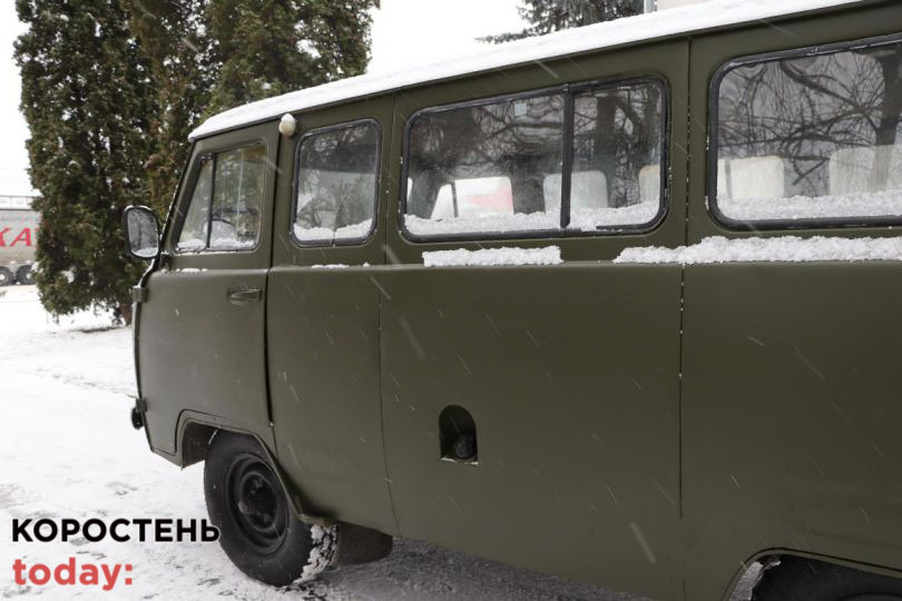 Олевська міськрада придбала автомобіль для ЗСУ за кошти, що приносили діти та збирали працівники мерії