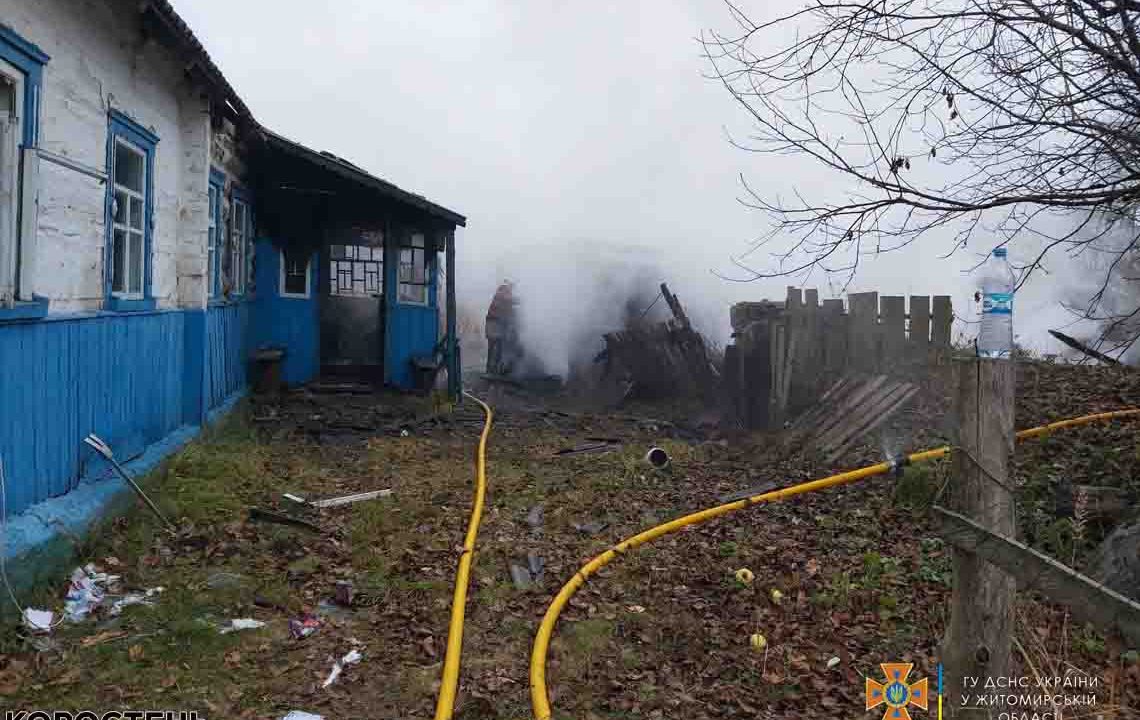 У селі Овруцької громади горіла господарча споруда: вогонь перекинувся на житловий будинок
