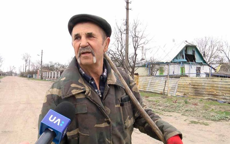 У Коростені в підвалі палаючого гаража 40 хвилин перебували діти, які сховалися від авіаударів (ВІДЕО)