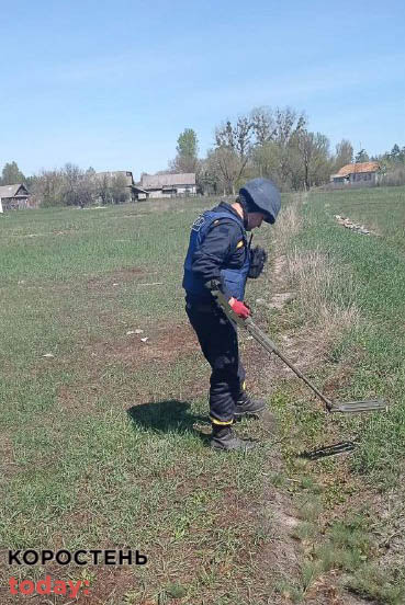 У двох селах Овруцької громади піротехніки виявили та знешкодили елементи двигунів РСЗВ «Ураган» та «Град» (ФОТО)