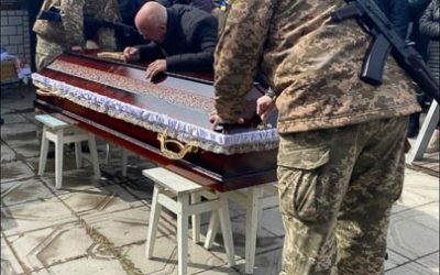 Коростенці попрощались з військовим 95-ї бригади Олексієм Кутишенком