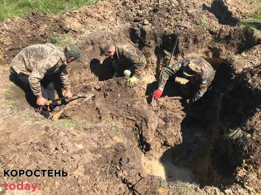 На Коростенщині минулого року чоловік знайшов радянську каску з черепом: пошуківців повідомив нещодавно ?ФОТОрепортаж