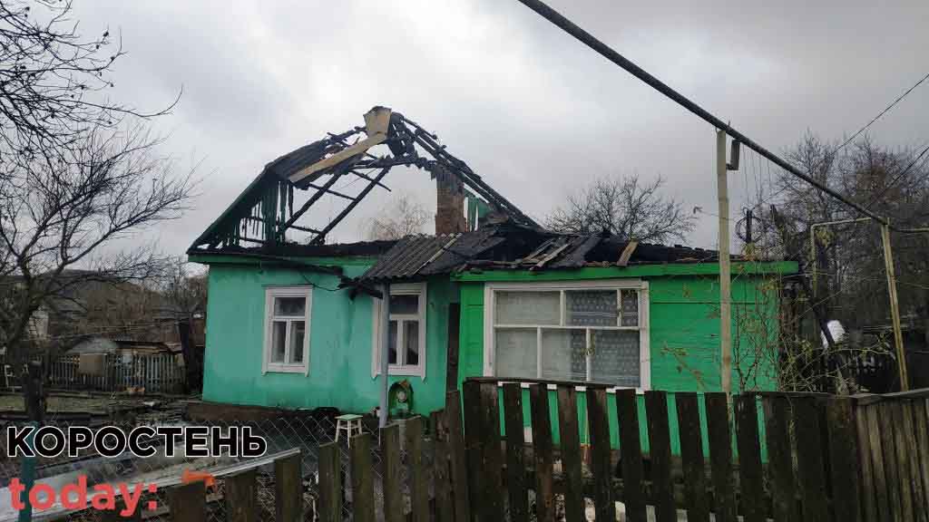 В новорічну ніч в Коростені горів житловий будинок (ВІДЕО, ФОТО)