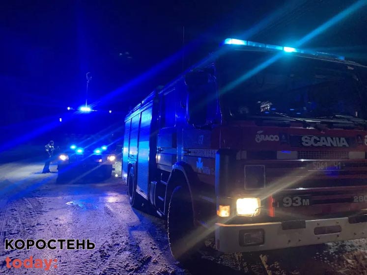 У селі поблизу Коростеня горів будинок: пожежу ліквідовували 9 рятувальників ▶️ВІДЕО
