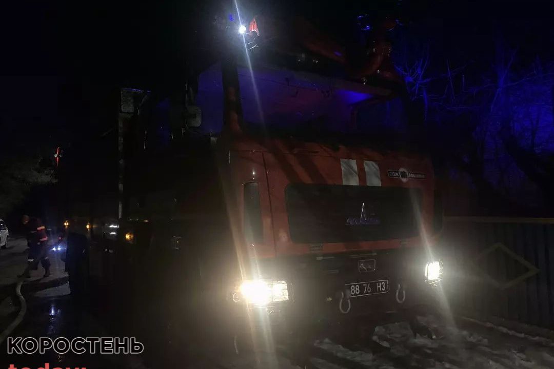 В Ушомирі горіли житловий будинок та господарські приміщення ?ФОТО