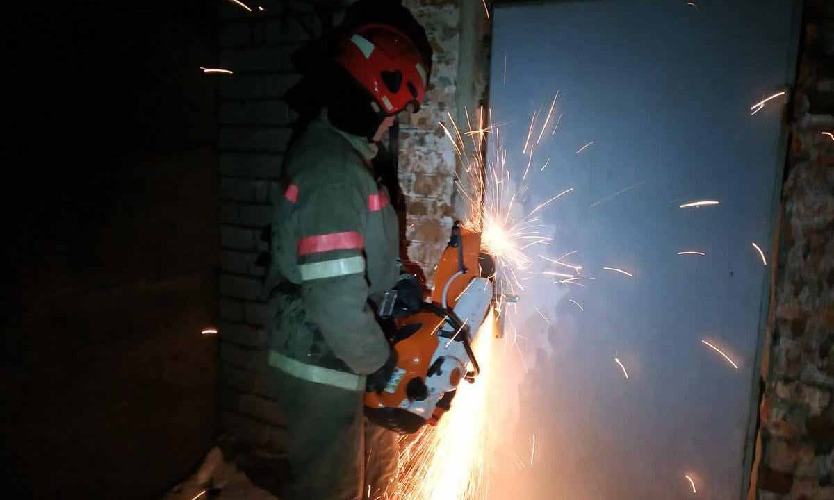 В Овручі на території одного з підприємств горіли гаражі ?ФОТО