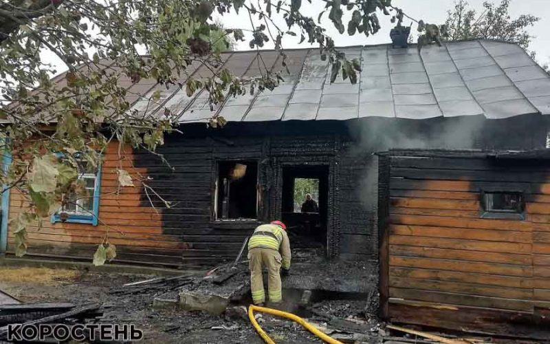 У селі Народицької громади згоріли веранда та частина будинку