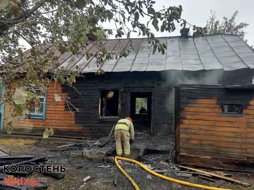 У селі Народицької громади згоріли веранда та частина будинку