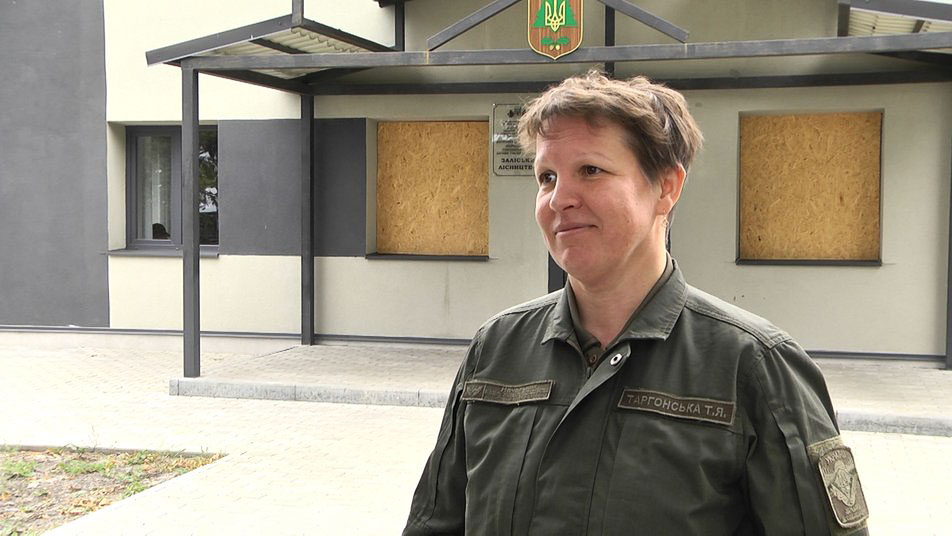 Як розпізнати вибухонебезпечний предмет і не травмуватися – рятувальники Коростенщини провели навчання для лісівників