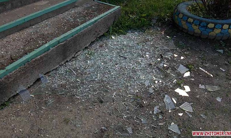 Містяни розповіли про наслідки ракетного удару в Житомирі (ВІДЕО, ФОТО)