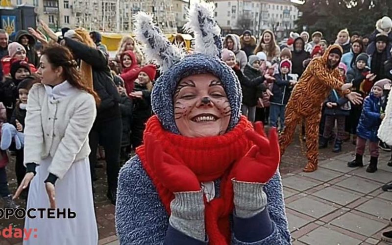Як працівники Палацу культури в центрі Коростеня розважали дітей. ФОТОрепортаж?