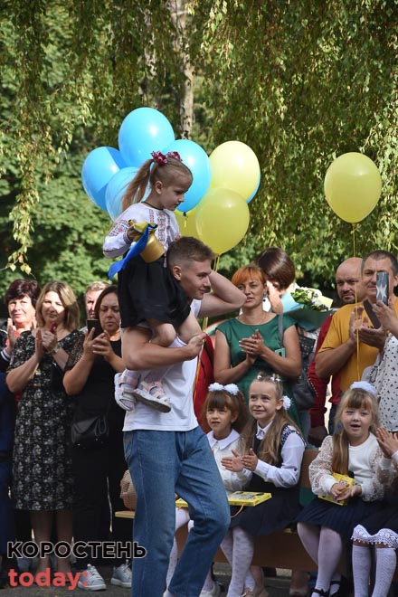 У Коростені близько 9 тисяч учнів розпочали навчальний процес