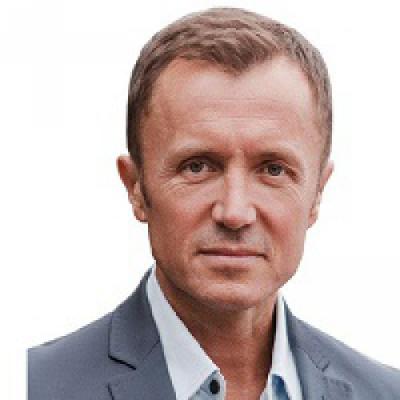 Скільки заробили коштів депутати Коростенської міської ради від політсили «Слуга народу» та які автомобілі мають