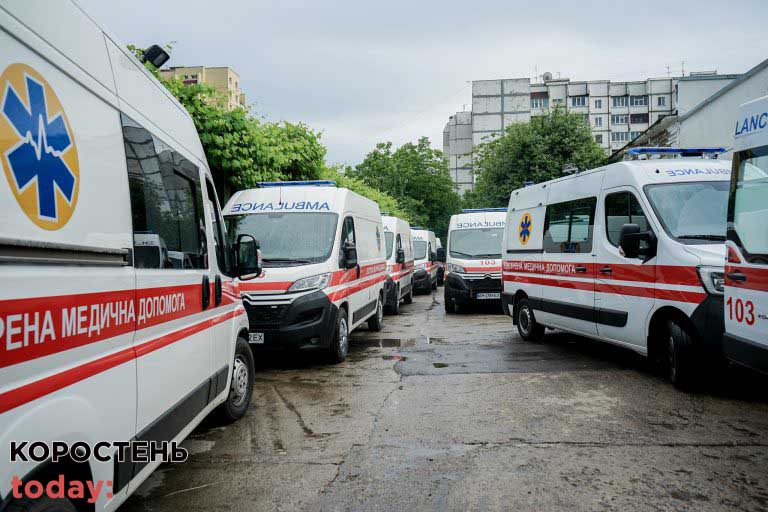Коростенський автопарк поповнили три автомобілі швидкої медичної допомоги