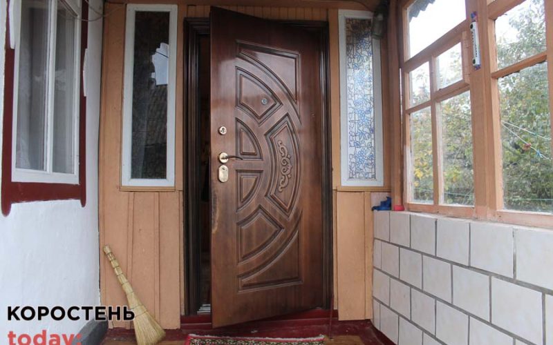 У селі поблизу Коростеня посварилось подружжя: у жінки діагностували травми голови та прооперували