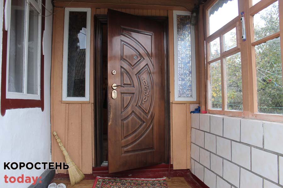 У селі поблизу Коростеня посварилось подружжя: у жінки діагностували травми голови та прооперували