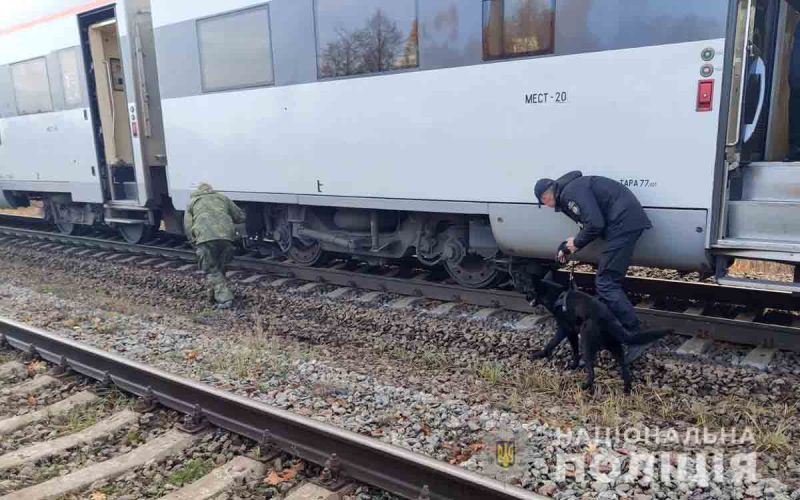 Під Коростенем евакуювали людей з потяга, правоохоронці шукають вибухівку ?ФОТО