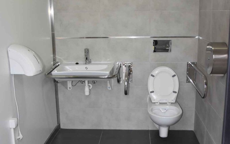 У центрі Коростеня в туалет можна сходити за 1 грн (ФОТО)