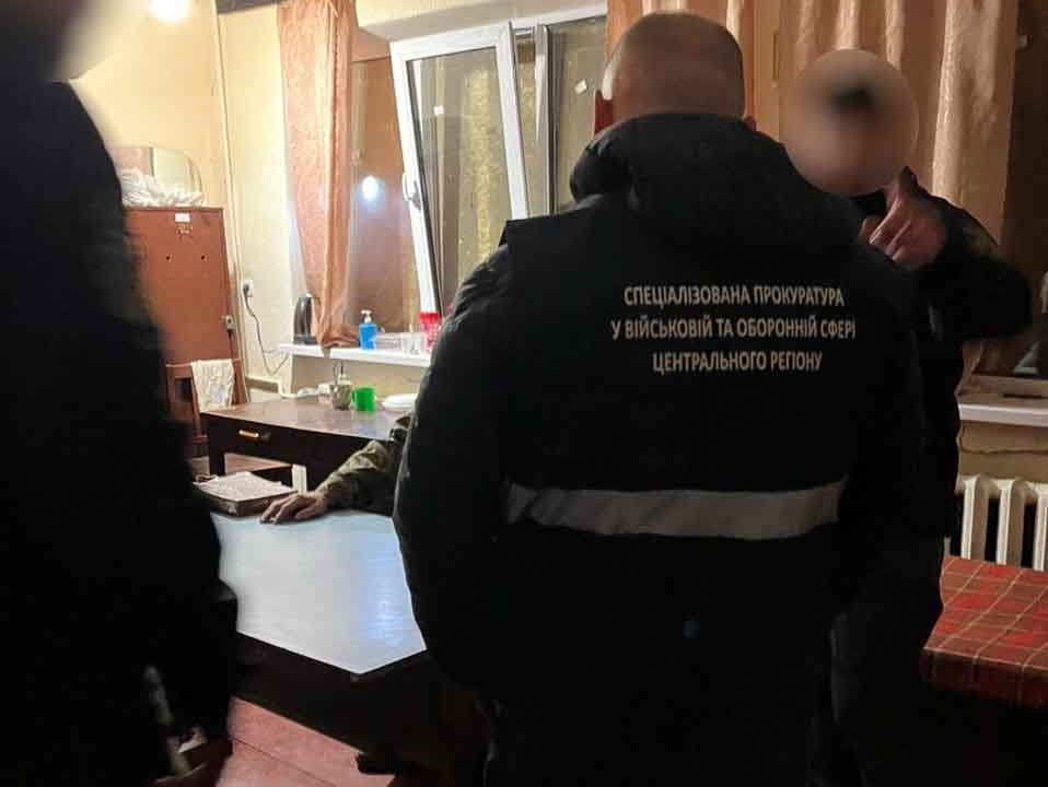 На Житомирщині офіцер ЗСУ передавав секретні відомості росії