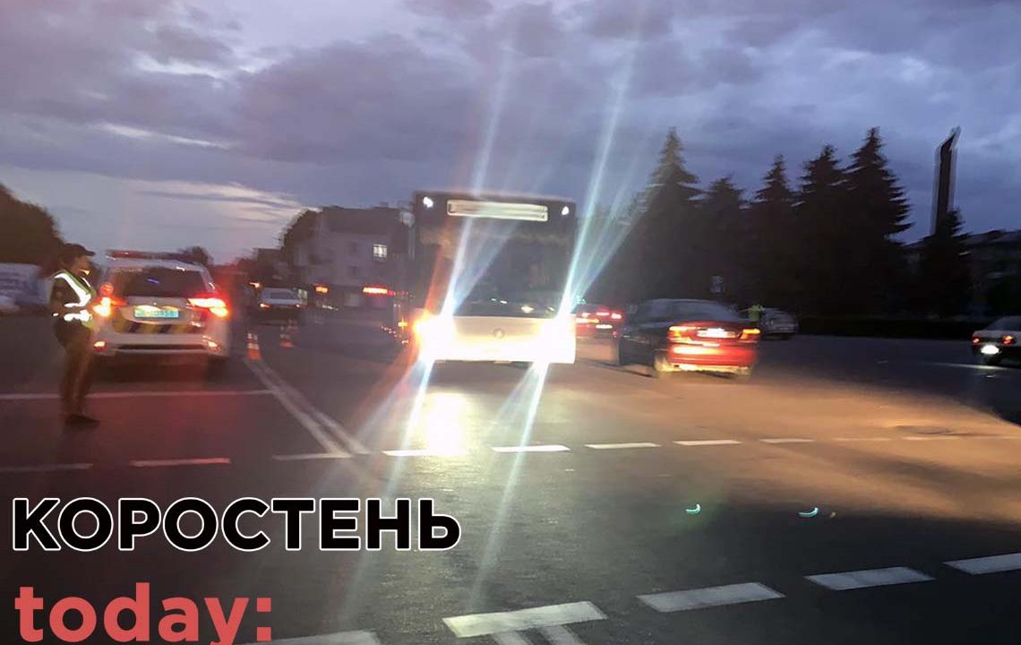 В Коростені водій «Москвича» збив 11-річного пішохода: хлопчика забрали в реанімацію ▶️ВІДЕО
