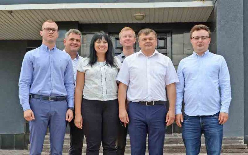 У Коростені нардепи Грищенко та Пушкаренко відкрили територіальний виборчий штаб партії «Слуга народу»