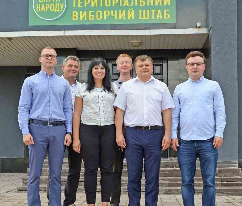 У Коростені нардепи Грищенко та Пушкаренко відкрили територіальний виборчий штаб партії «Слуга народу»