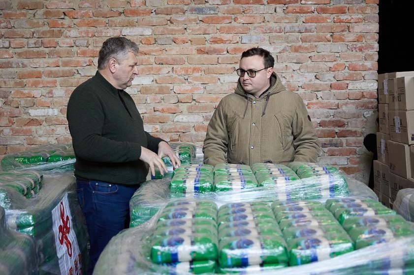У громадах Житомирщини благодійники роздадуть 20 тис. продуктових наборів літнім людям