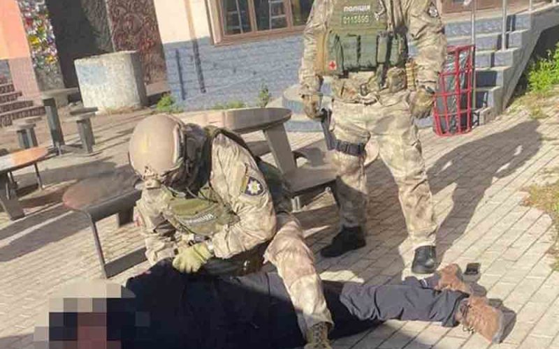 В Коростені злочинці погрожували вбити підприємця, їх затримала поліція ?ФОТО