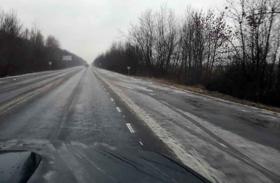 Увечері 11 грудня знову ожеледиця – водіїв закликають утриматися від поїздок
